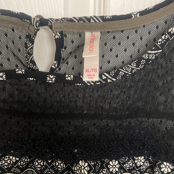 Blouse from xhilaration - Picture 2 of 3